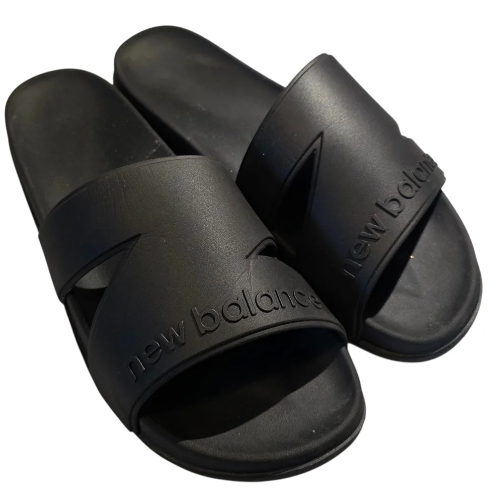 New Balance Black Slide Sandals 12 EUC Style 200 N
